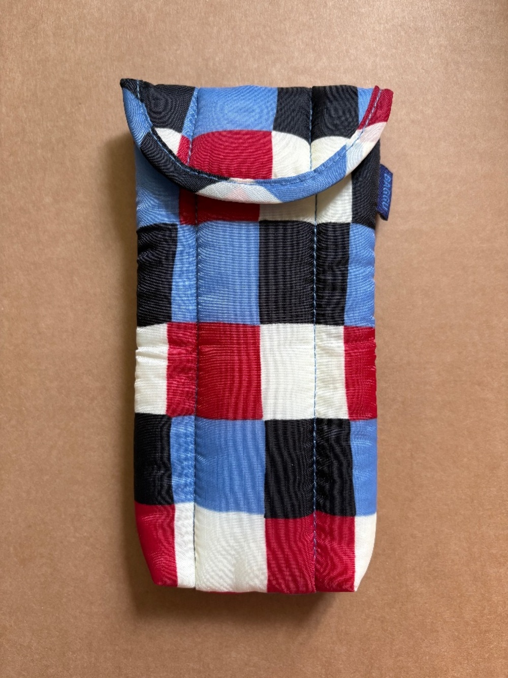 Checkered rare Baggu puffy glasses sleeve nwot